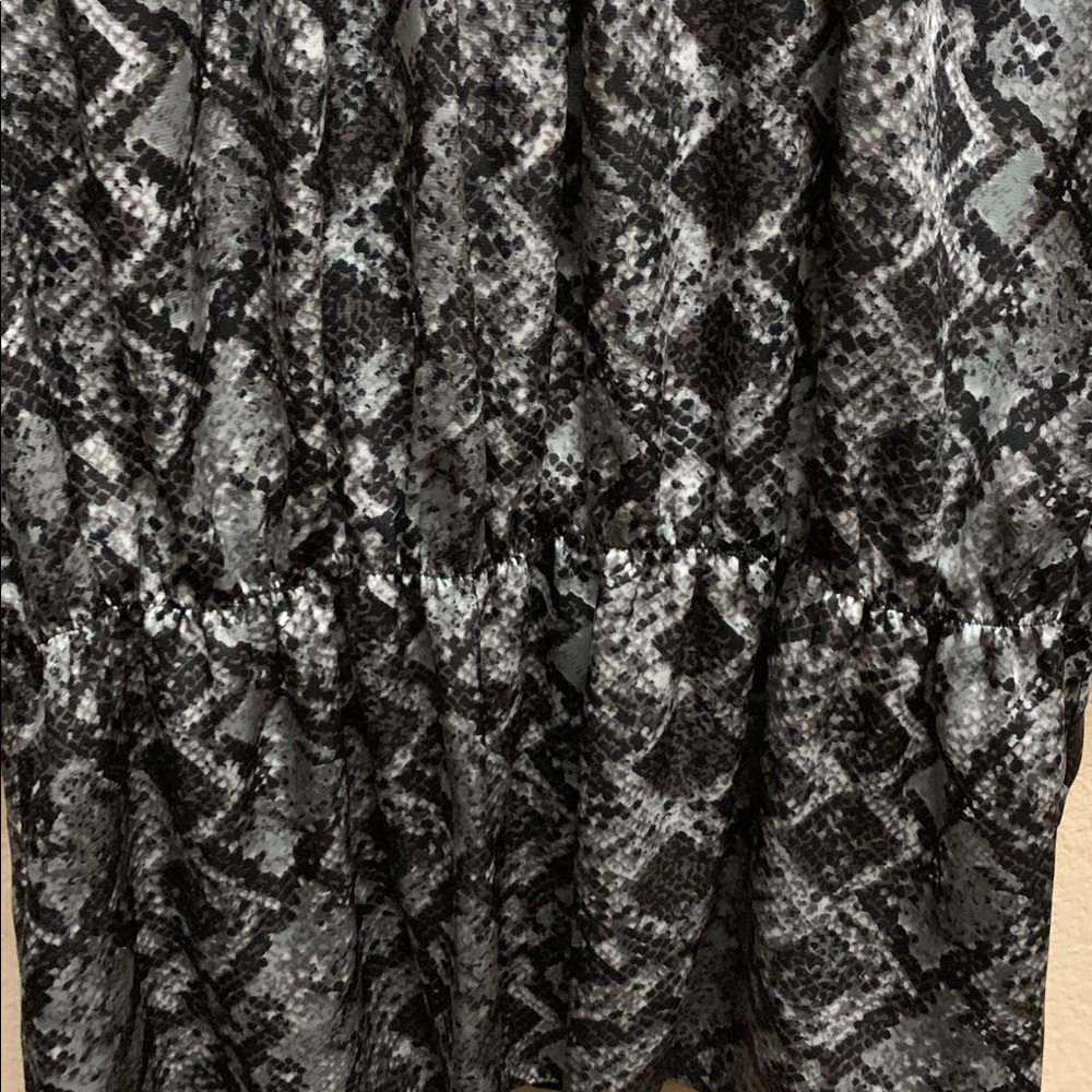Violet & Claire Black and Gray Animal/Snake Print Sleeveless Blouse - Picture 5 of 14